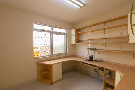 Casa à venda com 4 quartos, 360m² em Planalto, Belo Horizonte