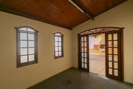 Casa à venda com 4 quartos, 360m² em Planalto, Belo Horizonte