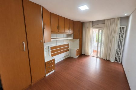 Quarto 2 de casa à venda com 3 quartos, 250m² em Vl Sto Agostinho, Porto Alegre