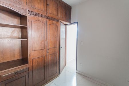 Quarto 1 de casa para alugar com 2 quartos, 200m² em Santa Cruz, Belo Horizonte