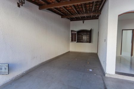 Casa para alugar com 200m², 3 quartos e 1 vaga Casa para alugar com 200m², 3 quartos e 1 vagaGaragem