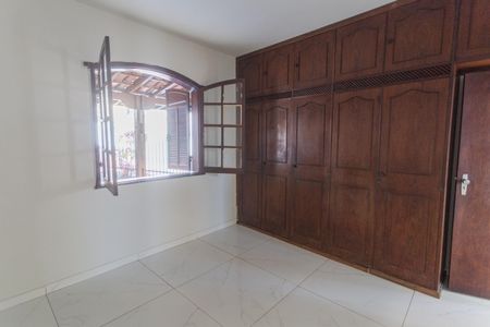 Casa para alugar com 200m², 3 quartos e 1 vaga Casa para alugar com 200m², 3 quartos e 1 vagaQuarto 2