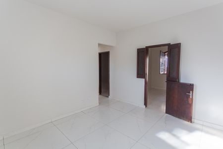Sala 2 de casa para alugar com 2 quartos, 200m² em Santa Cruz, Belo Horizonte