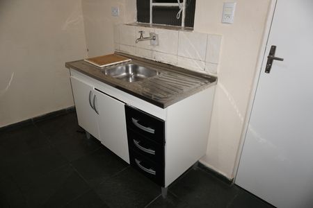 Cozinha de casa para alugar com 1 quarto, 35m² em Conjunto Habitacional Pirajussara, Embu das Artes