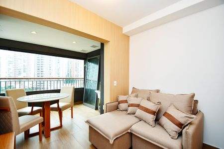 sala de estar de apartamento para alugar com 1 quarto, 38m² em Vila Anglo Brasileira, São Paulo
