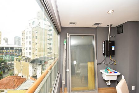 varanda sala de jantar de apartamento para alugar com 1 quarto, 38m² em Vila Anglo Brasileira, São Paulo