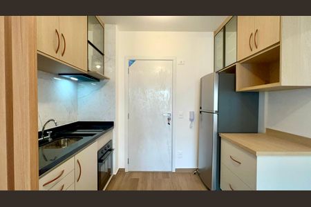 Cozinha de apartamento para alugar com 1 quarto, 37m² em Vila Anglo Brasileira, São Paulo