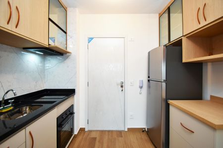 cozinha de apartamento para alugar com 1 quarto, 37m² em Vila Anglo Brasileira, São Paulo