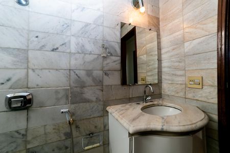 Apartamento à venda com 130m², 3 quartos e 1 vaga Apartamento à venda com 130m², 3 quartos e 1 vagaBanheiro Social