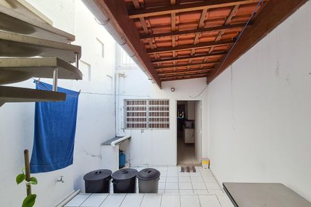 Casa para alugar com 126m², 2 quartos e 2 vagasQuintal