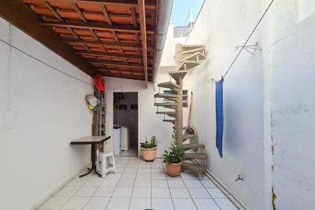 Casa para alugar com 126m², 2 quartos e 2 vagasQuintal