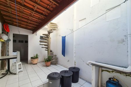 Casa para alugar com 126m², 2 quartos e 2 vagasQuintal