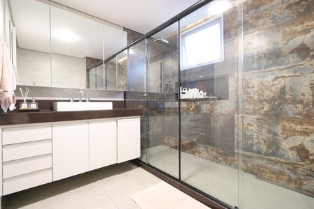 Apartamento à venda com 187m², 3 quartos e 3 vagasBanheiro da Suíte 1