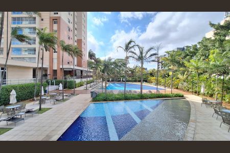 Apartamento à venda com 187m², 3 quartos e 3 vagas Apartamento à venda com 187m², 3 quartos e 3 vagasPiscina