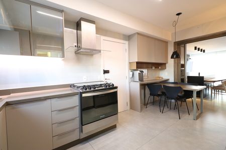 Apartamento à venda com 187m², 3 quartos e 3 vagasCozinha e Área de serviço 