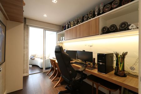 Apartamento à venda com 187m², 3 quartos e 3 vagasEscritório 