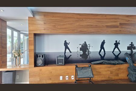 Apartamento à venda com 187m², 3 quartos e 3 vagas Apartamento à venda com 187m², 3 quartos e 3 vagasBand Lounge