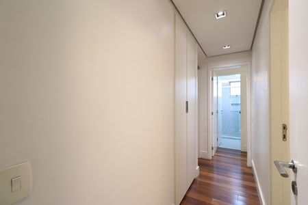 Apartamento à venda com 187m², 3 quartos e 3 vagasCorredor 