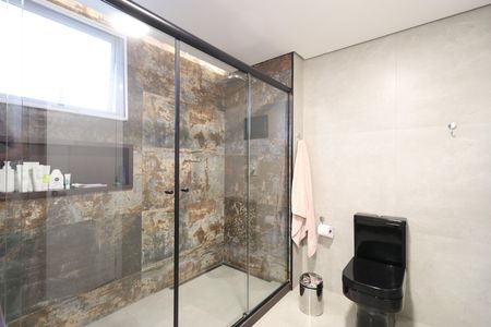 Apartamento à venda com 187m², 3 quartos e 3 vagasBanheiro da Suíte 1