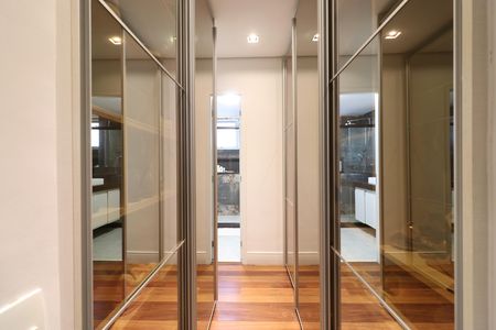 Apartamento à venda com 187m², 3 quartos e 3 vagasÁrea closet 