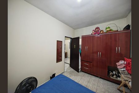 Quarto 2 de casa para alugar com 2 quartos, 40m² em Jardim Flor de Maio, São Paulo