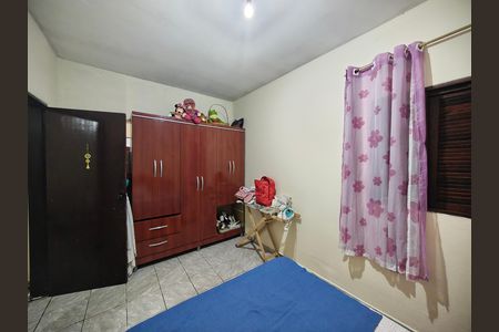 Quarto 2 de casa para alugar com 2 quartos, 40m² em Jardim Flor de Maio, São Paulo