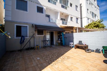 Apartamento para alugar com 100m², 2 quartos e 1 vaga Apartamento para alugar com 100m², 2 quartos e 1 vagaQuintal