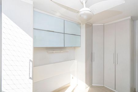 Apartamento para alugar com 55m², 2 quartos e 1 vaga Apartamento para alugar com 55m², 2 quartos e 1 vagaSuíte - Armários