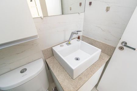 Apartamento para alugar com 55m², 2 quartos e 1 vaga Apartamento para alugar com 55m², 2 quartos e 1 vagaBanheiro da Suíte