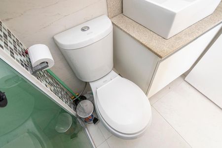 Apartamento para alugar com 55m², 2 quartos e 1 vaga Apartamento para alugar com 55m², 2 quartos e 1 vagaBanheiro da Suíte