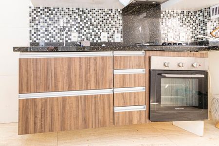 Apartamento para alugar com 55m², 2 quartos e 1 vaga Apartamento para alugar com 55m², 2 quartos e 1 vagaCozinha - Armários