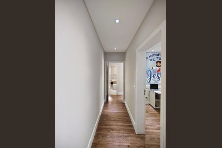 Casa à venda com 138m², 3 quartos e 2 vagas Casa à venda com 138m², 3 quartos e 2 vagasCorredor - Quartos
