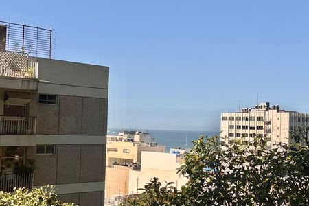 Vista da sala  de apartamento à venda com 2 quartos, 90m² em Leblon, Rio de Janeiro