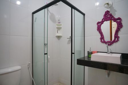 Banheiro do Quarto 1 de casa para alugar com 2 quartos, 70m² em Jardim Atlântico Central, Maricá