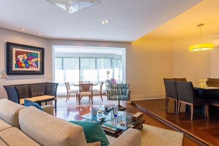 Apartamento à venda com 241m², 4 quartos e 4 vagas