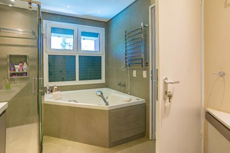Apartamento à venda com 241m², 4 quartos e 4 vagas