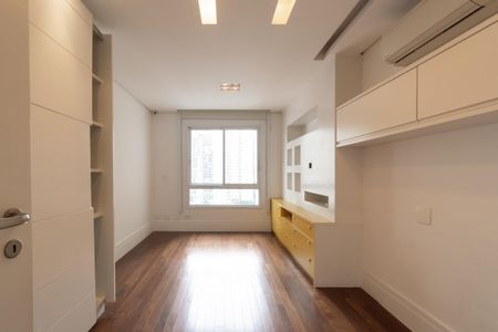 Apartamento à venda com 335m², 4 quartos e 4 vagas