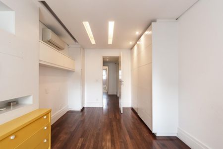 Apartamento à venda com 4 quartos, 335m² em Vila Uberabinha, São Paulo