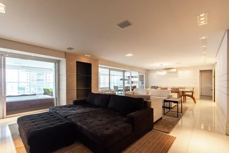 Apartamento à venda com 4 quartos, 335m² em Vila Uberabinha, São Paulo