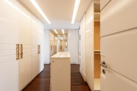 Apartamento à venda com 4 quartos, 335m² em Vila Uberabinha, São Paulo