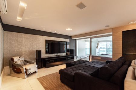 Apartamento à venda com 4 quartos, 335m² em Vila Uberabinha, São Paulo