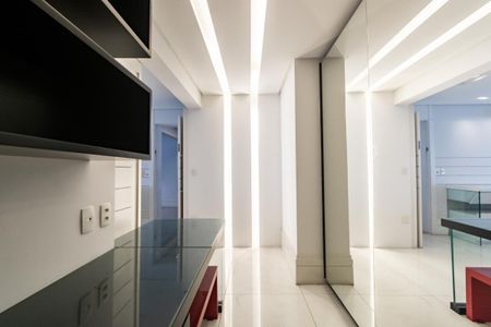 Apartamento à venda com 4 quartos, 335m² em Vila Uberabinha, São Paulo