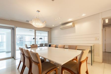 Apartamento à venda com 335m², 4 quartos e 4 vagas