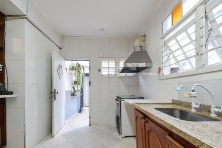 Casa à venda com 275m², 4 quartos e 2 vagas