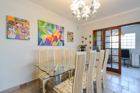 Casa à venda com 275m², 4 quartos e 2 vagas