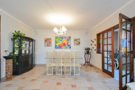 Casa à venda com 275m², 4 quartos e 2 vagas