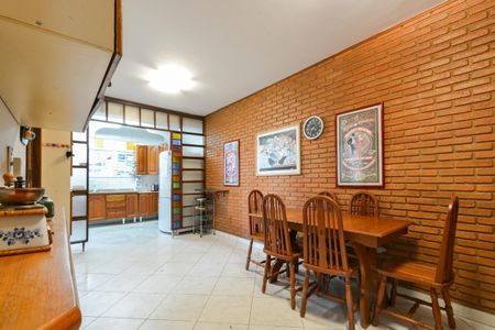 Casa à venda com 275m², 4 quartos e 2 vagas