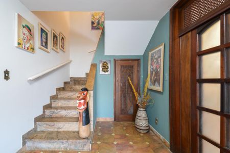 Casa à venda com 275m², 4 quartos e 2 vagas