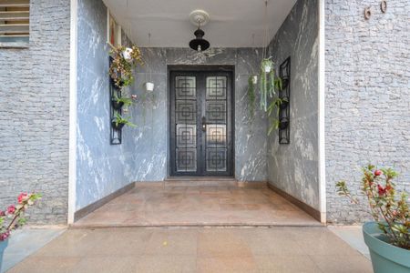 Casa à venda com 275m², 4 quartos e 2 vagas