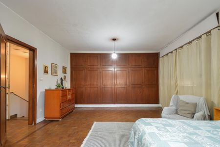 Casa à venda com 275m², 4 quartos e 2 vagas